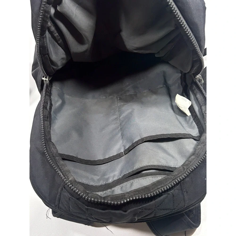 Nike Black Sport Backpack Vertical Zip Padded Straps RN56323